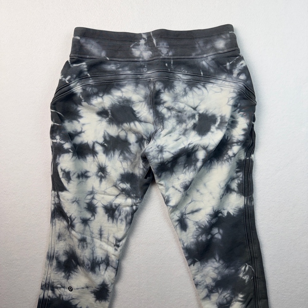 Lululemon Tie-Dye Jogger Pants — Women’s Size 8 - Picture 5 of 8